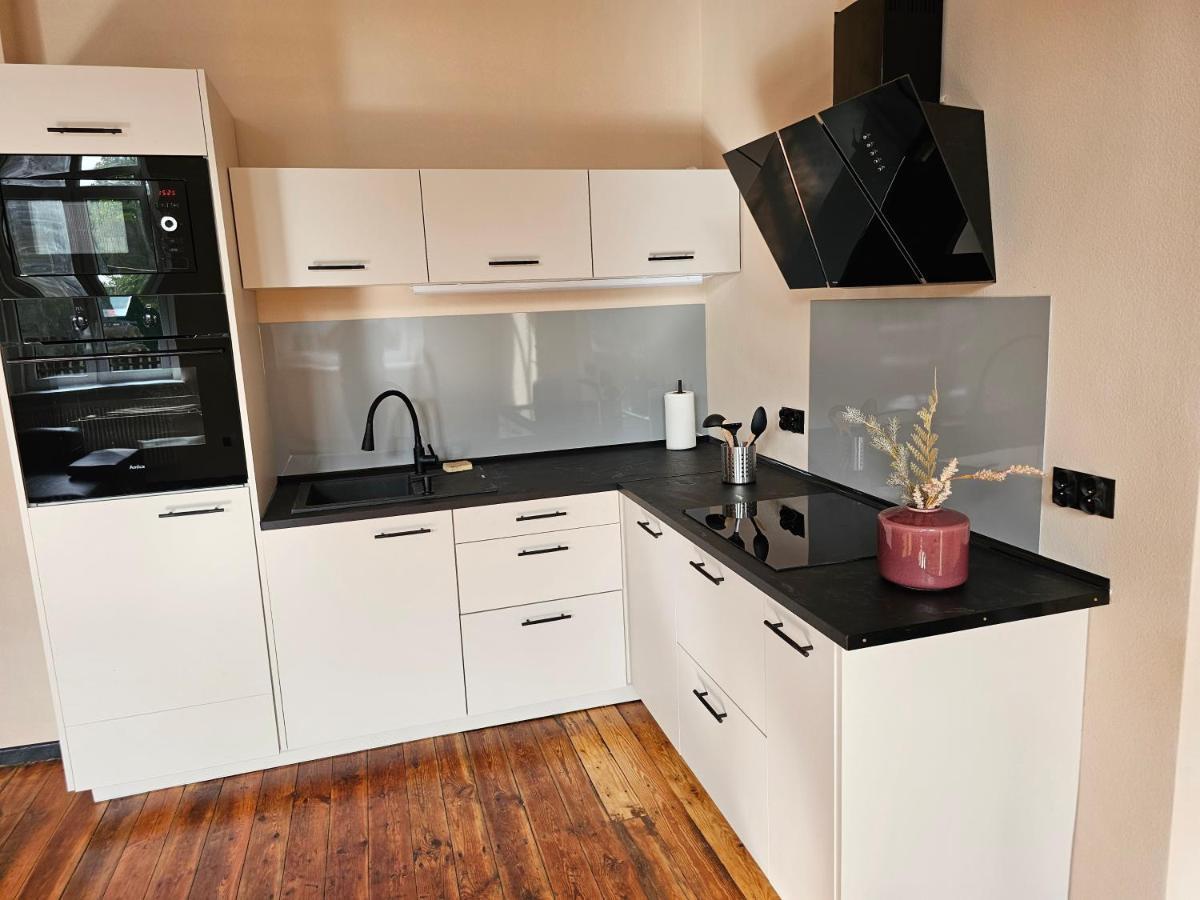 Alte Schule Apartman Żarska Kültér fotó